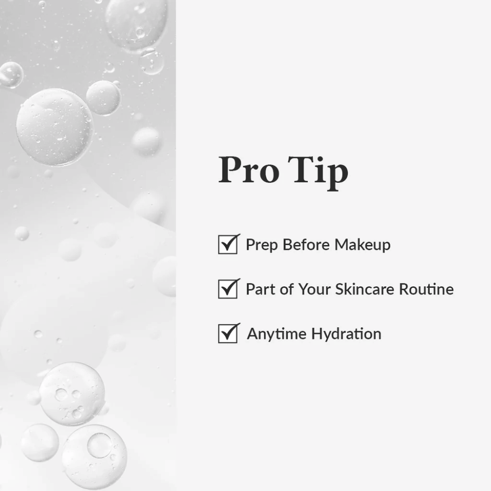 Γραφικό Pro Tip που δείχνει πώς χρησιμοποιείται το Dr. Althea 345 Relief Cream Mist για ενυδάτωση πριν το μακιγιάζ, ως μέρος της ρουτίνας περιποίησης ή οποιαδήποτε στιγμή κατά τη διάρκεια της ημέρας.