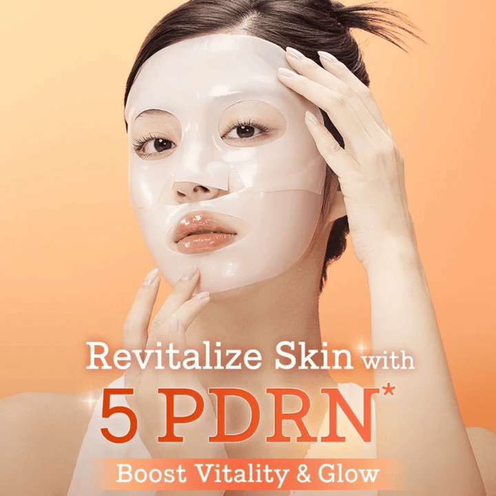 COSRX 5 PDRN Hyaluronic Acid Vital Hydrating Hydrogel Mask εφαρμοσμένη στο πρόσωπο για αναζωογονημένη επιδερμίδα, αυξημένη λάμψη και εντατική ενυδάτωση