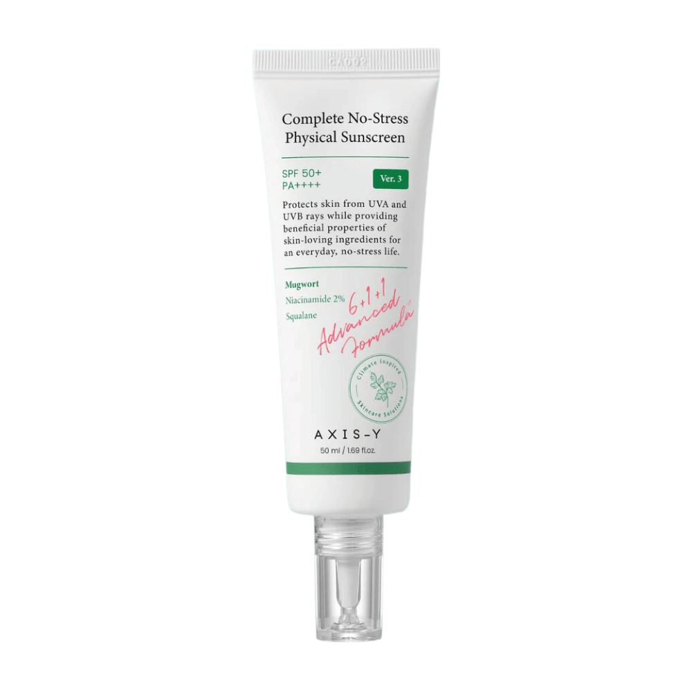 Το προϊόν στην εικόνα είναι "AXIS-Y Complete No-Stress Physical Sunscreen", έκδοση 3. Είναι μια φυσική αντηλιακή κρέμα με SPF 50+ και PA+++, που προστατεύει το δέρμα από την ακτινοβολία UVA και UVB.