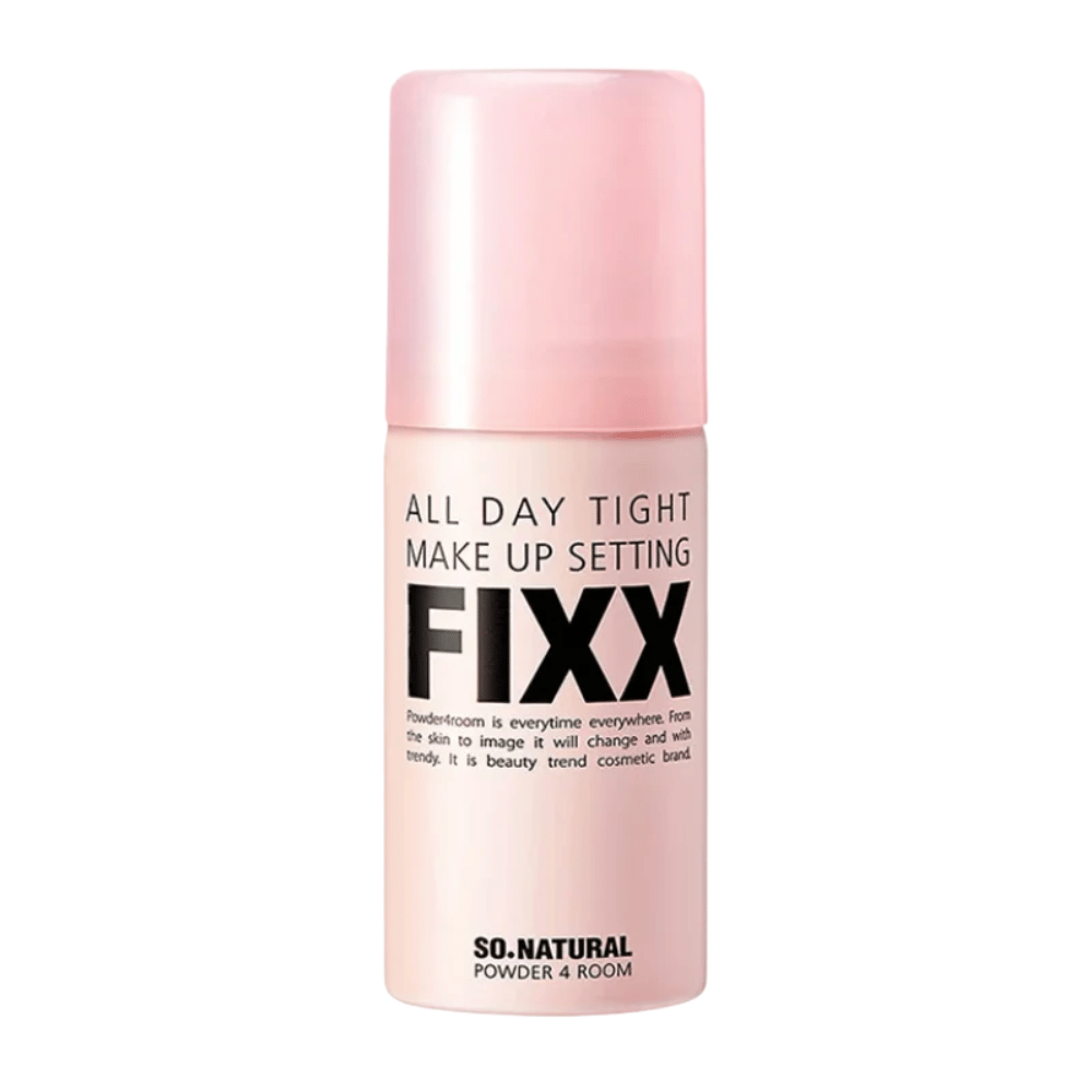 5. So Natural All Day Tight Make Up Setting Fixx – ροζ σπρέι σταθεροποίησης μακιγιάζ σε λευκό φόντο