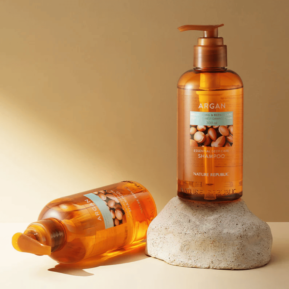 Nature Republic Argan Essential Moisture Repairing Shampoo 300 ml – φροντιστικό σαμπουάν με έλαιο αργκάν για ξηρά και κατεστραμμένα μαλλιά.