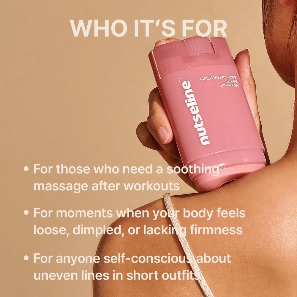 Μοντέλο κρατά το Nuseline Aroma Nut Slim Fit Body Guasha Serum στον ώμο μαζί με πληροφορίες για το ποιους χρήστες και ποιες ανάγκες καλύπτει το προϊόν.