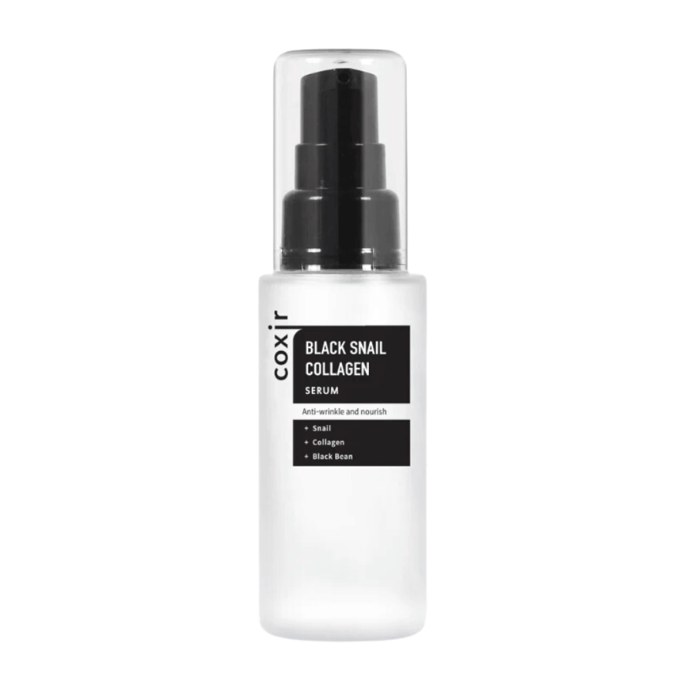Η εικόνα δείχνει ένα μπουκάλι του "Black Snail Collagen Serum". Το προϊόν προορίζεται για περιποίηση δέρματος, με ιδιότητες κατά των ρυτίδων και θρέψης. Τα συστατικά που επισημαίνονται είναι εκχύλισμα σαλιγκαριού, κολλαγόνο και μαύρο φασόλι.
