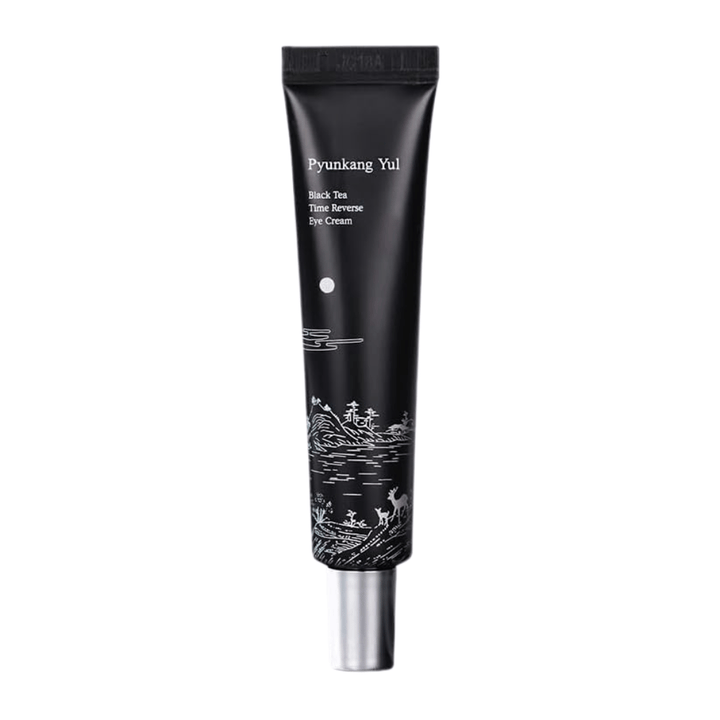 Pyunkang Yul Black Tea Time Reverse Eye Cream 25 ml σε μαύρο σωληνάριο με ζυμωμένο μαύρο τσάι, πεπτίδια και ενυδατικά συστατικά για την περιοχή των ματιών.