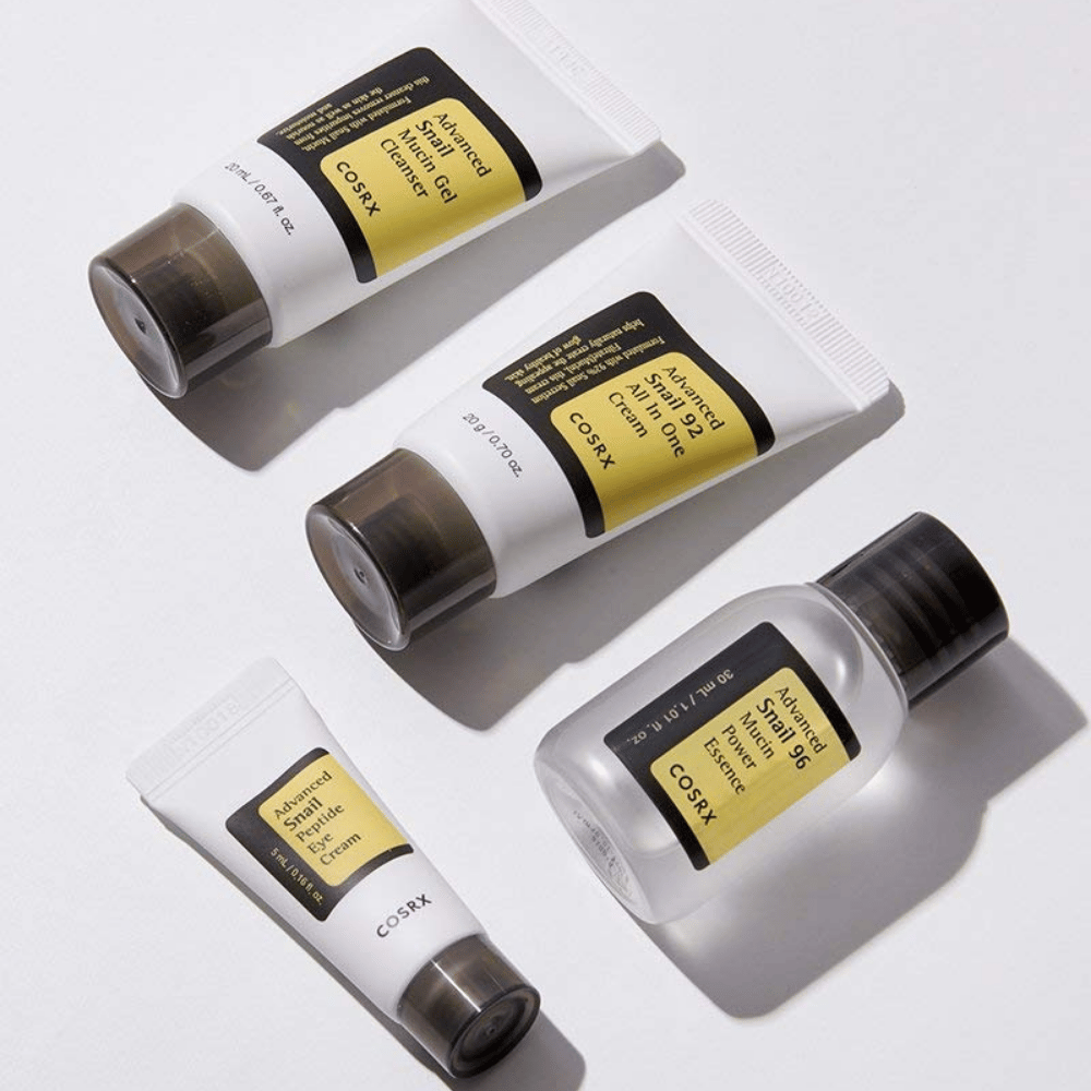 COSRX All About Snail Kit – συσκευασίες ταξιδιού με Snail Gel Cleanser, Snail 92 All In One Cream, Snail 96 Mucin Essence και Snail Peptide Eye Cream