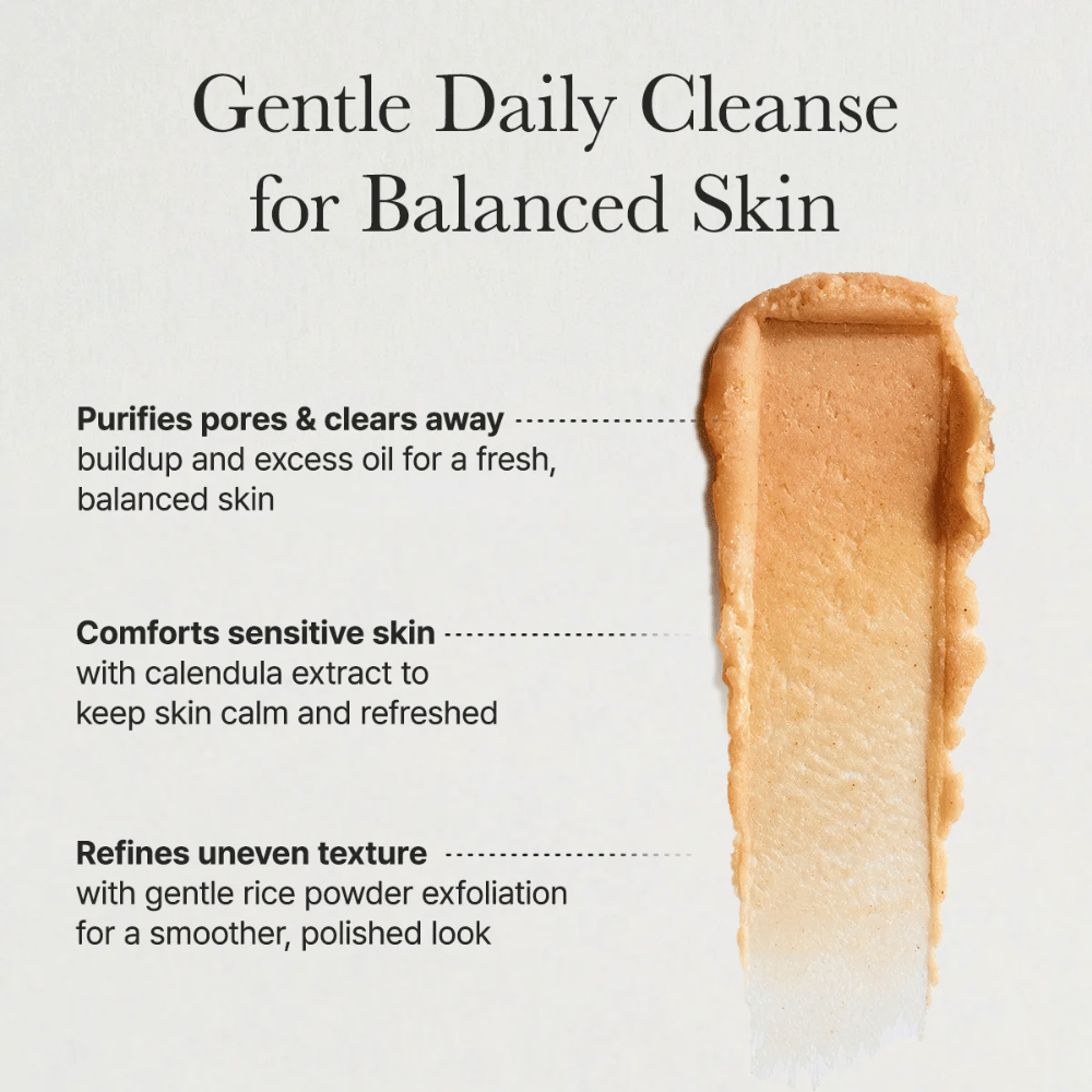 Κοντινό πλάνο του Arencia Calendula Rice Mochi Cleanser – κρεμώδες καθαριστικό που καθαρίζει τους πόρους, καταπραΰνει το ευαίσθητο δέρμα και εξομαλύνει την υφή του δέρματος.