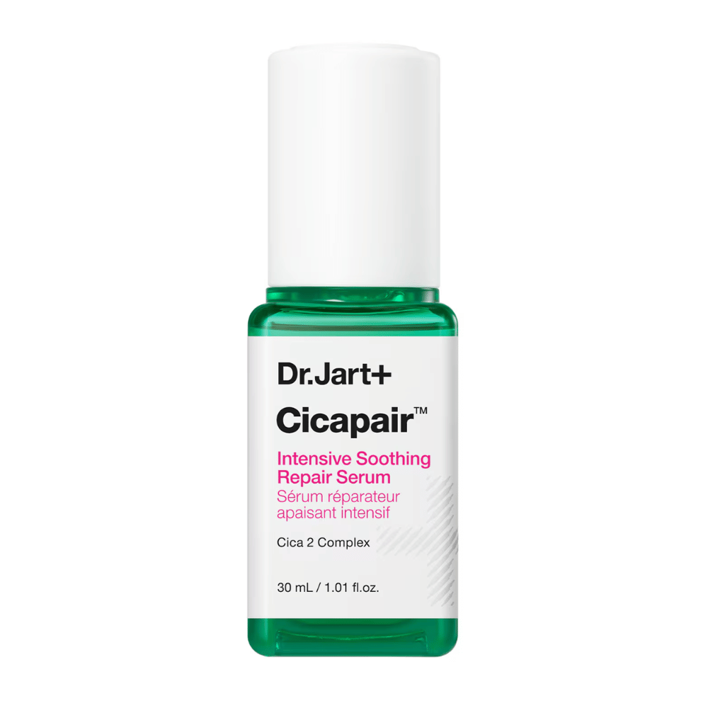 Dr.Jart+ Cicapair Intensive Soothing Repair Serum, φιάλη 30 ml. Η φιάλη έχει ένα λευκό καπάκι με πράσινο πάτο και μια ετικέτα με το κείμενο "Cicapair Intensive Soothing Repair Serum" και "Cica 2 Complex".