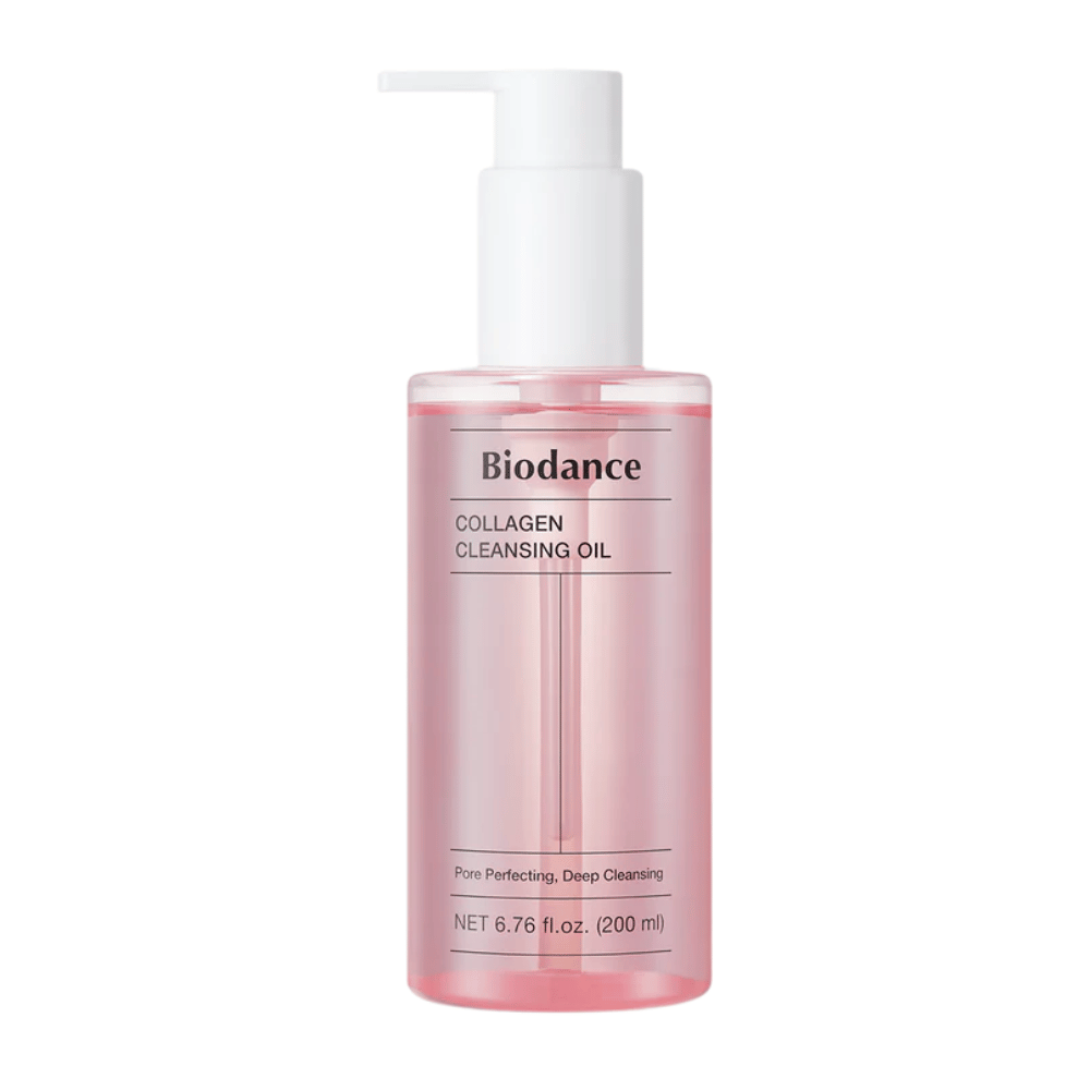 Εικόνα προϊόντος του Biodance Collagen Cleansing Oil σε διάφανο ροζ μπουκάλι με λευκή αντλία, το κείμενο "Pore Perfecting, Deep Cleansing" και ένδειξη όγκου 200 ml.