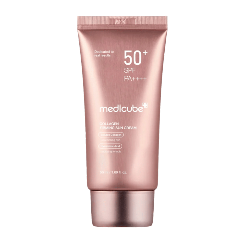 Medicube Collagen Firming Sun Cream SPF 50+ σε ροζ-χρυσό σωλήνα – αντηλιακό με κολλαγόνο και υαλουρονικό οξύ που προσφέρει πιο σφριγηλό, ενυδατωμένο δέρμα με λάμψη.