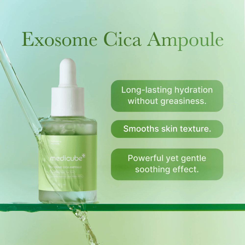 Medicube Exosome Cica Ampoule με πράσινη ροή νερού, προβάλλεται για μακροχρόνια ενυδάτωση, ομοιόμορφο τόνο δέρματος και ισχυρό αλλά απαλό καταπραϋντικό αποτέλεσμα.