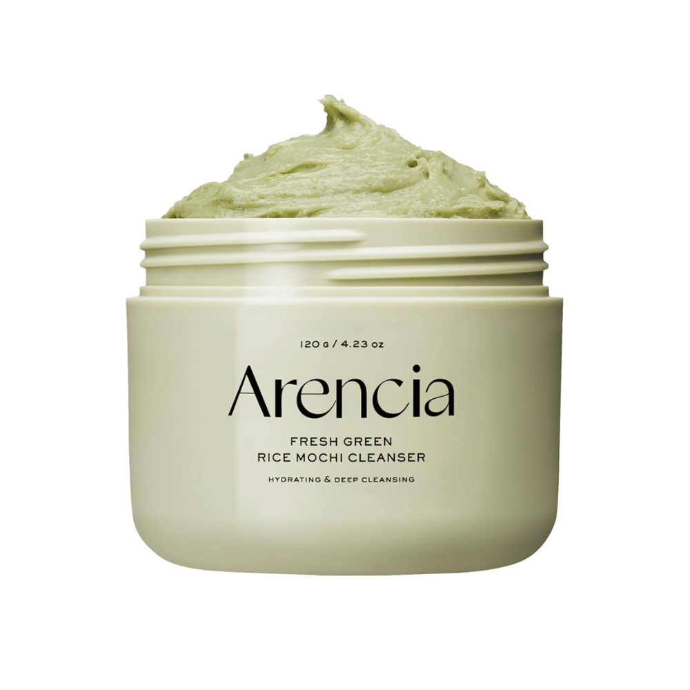 Ανοιχτό βάζο με Arencia Fresh Green Rice Mochi Cleanser 120g, μια πράσινη κρεμώδης καθαριστική με το κείμενο "Ενυδάτωση & Βαθύς Καθαρισμός" στη συσκευασία.