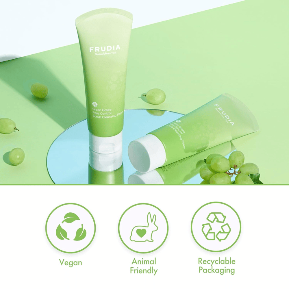 FRUDIA Green Grape Pore Control Scrub Cleansing Foam – vegan και cruelty-free καθαριστικό προσώπου με ανακυκλώσιμη συσκευασία, σχεδιασμένο για αποτελεσματική φροντίδα πόρων.