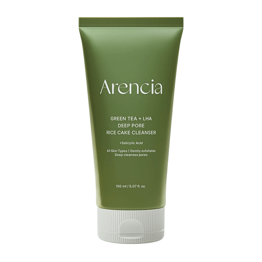 Καθαρή εικόνα προϊόντος του Arencia Green Tea + LHA Deep Pore Rice Cake Cleanser σε πράσινο σχέδιο σωληναρίου με έμφαση στη μινιμαλιστική και μοντέρνα συσκευασία.
