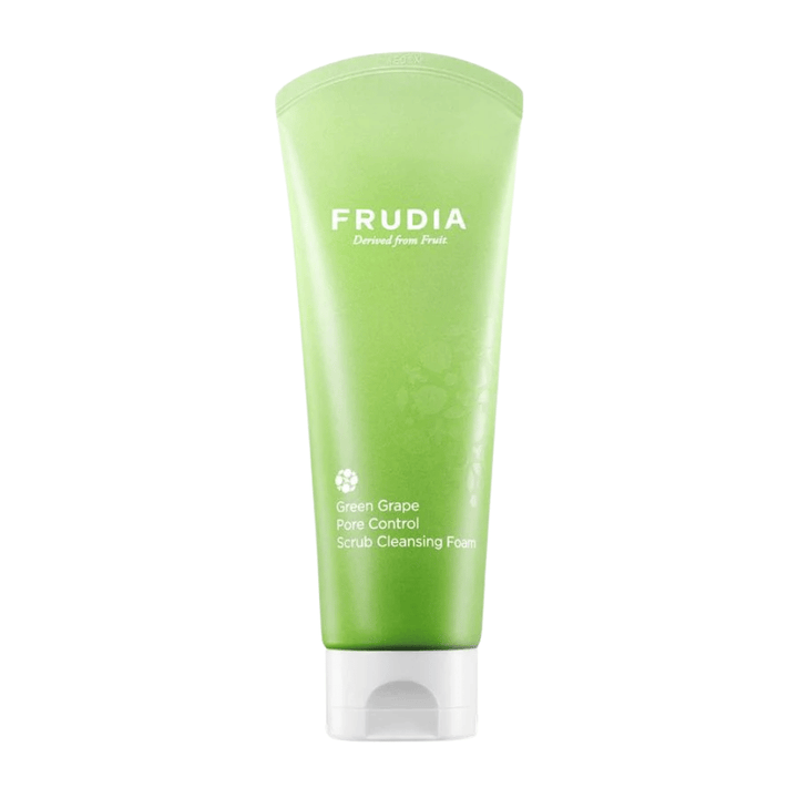 FRUDIA Green Grape Pore Control Scrub Cleansing Foam – καθαριστικό προσώπου που μειώνει τους πόρους με εκχύλισμα πράσινου σταφυλιού που απολεπίζει απαλά, καθαρίζει βαθιά τους πόρους και ισορροπεί το σμήγμα για καθαρότερο δέρμα.