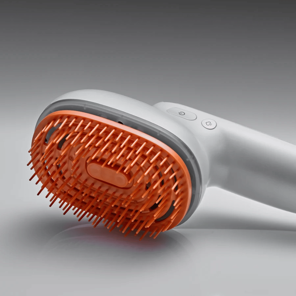 LILYEVE GrowTurn Brush Steam Booster – κοντινό πλάνο της κεφαλής της βούρτσας και των κουμπιών ελέγχου