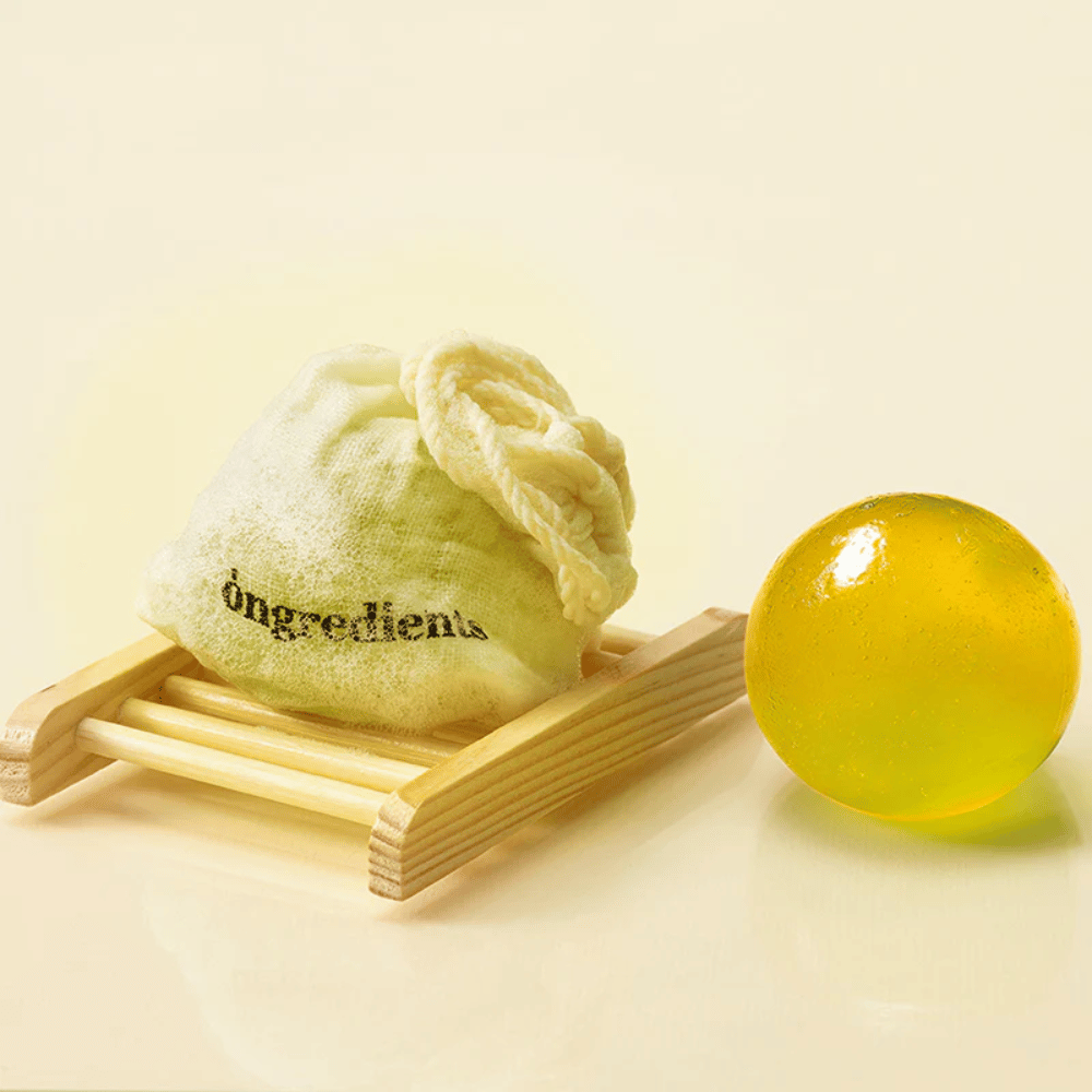 Ongredients Jeju Cica Cleansing Ball – στερεός καθαρισμός με υφασμάτινη τσάντα, απαλός για το δέρμα και κατασκευασμένος με φυτικά συστατικά.