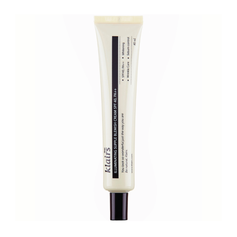Ένα σωληνάριο Klairs Illuminating Supple Blemish Cream SPF40 PA++, μια χρωματισμένη κρέμα ημέρας, σε λευκό φόντο.