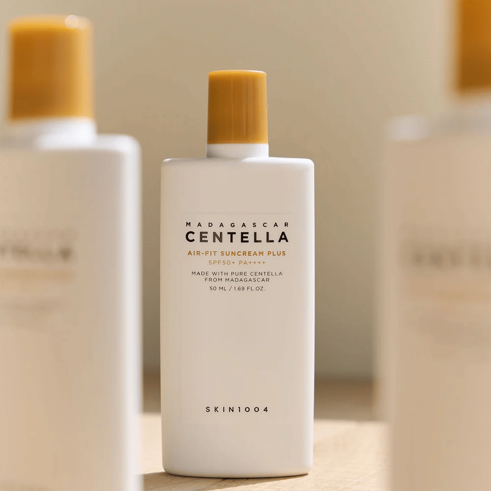 SKIN1004 Madagascar Centella Air-Fit Suncream Plus SPF50+ PA++++ αντηλιακή προστασία με centella asiatica που προστατεύει την επιδερμίδα από τις ακτίνες UV και καταπραΰνει το ευαίσθητο δέρμα