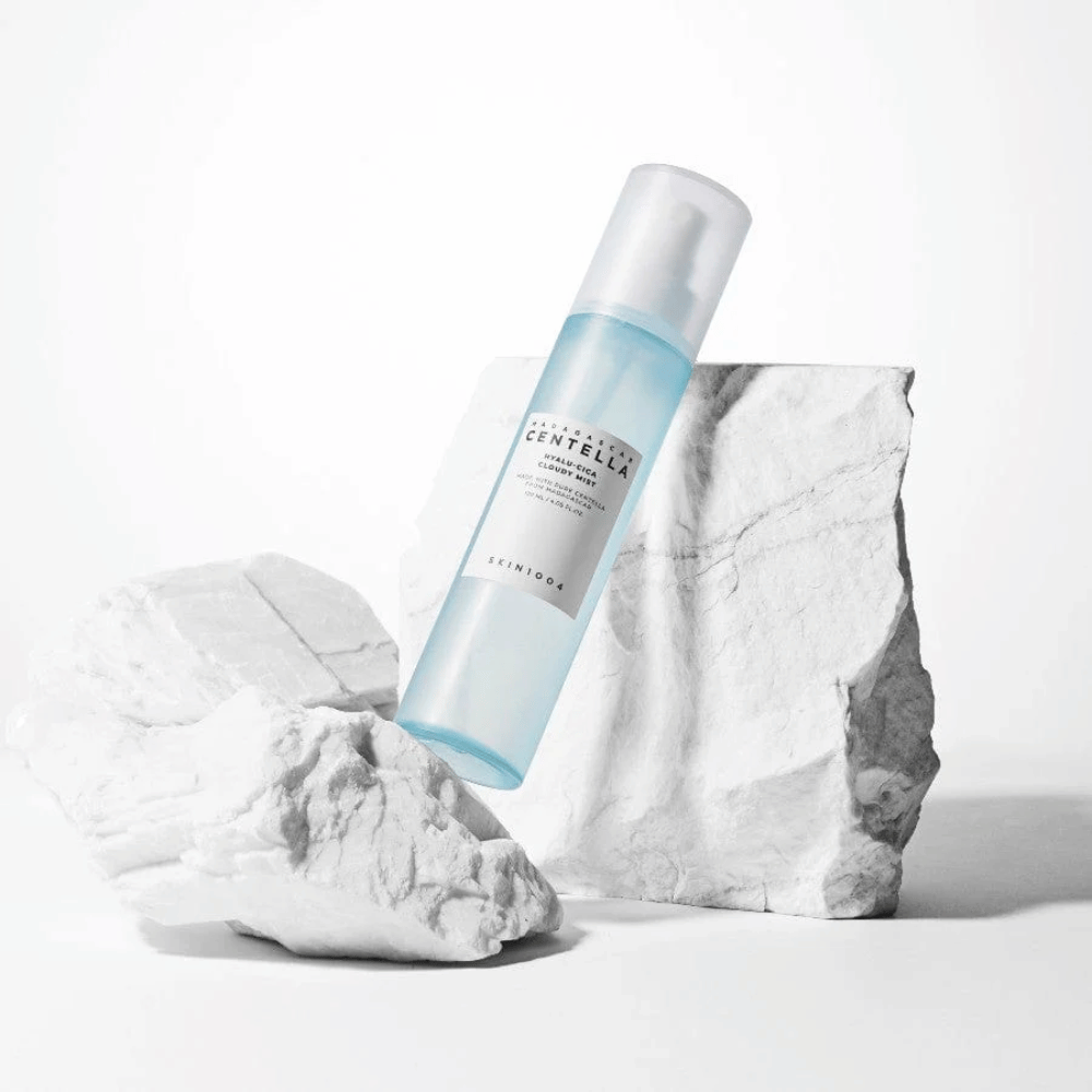 SKIN1004 Madagascar Centella Hyalu-Cica Cloudy Mist – καταπραϋντικό και ενυδατικό σπρέι προσώπου για ευαίσθητο δέρμα με centella από τη Μαδαγασκάρη