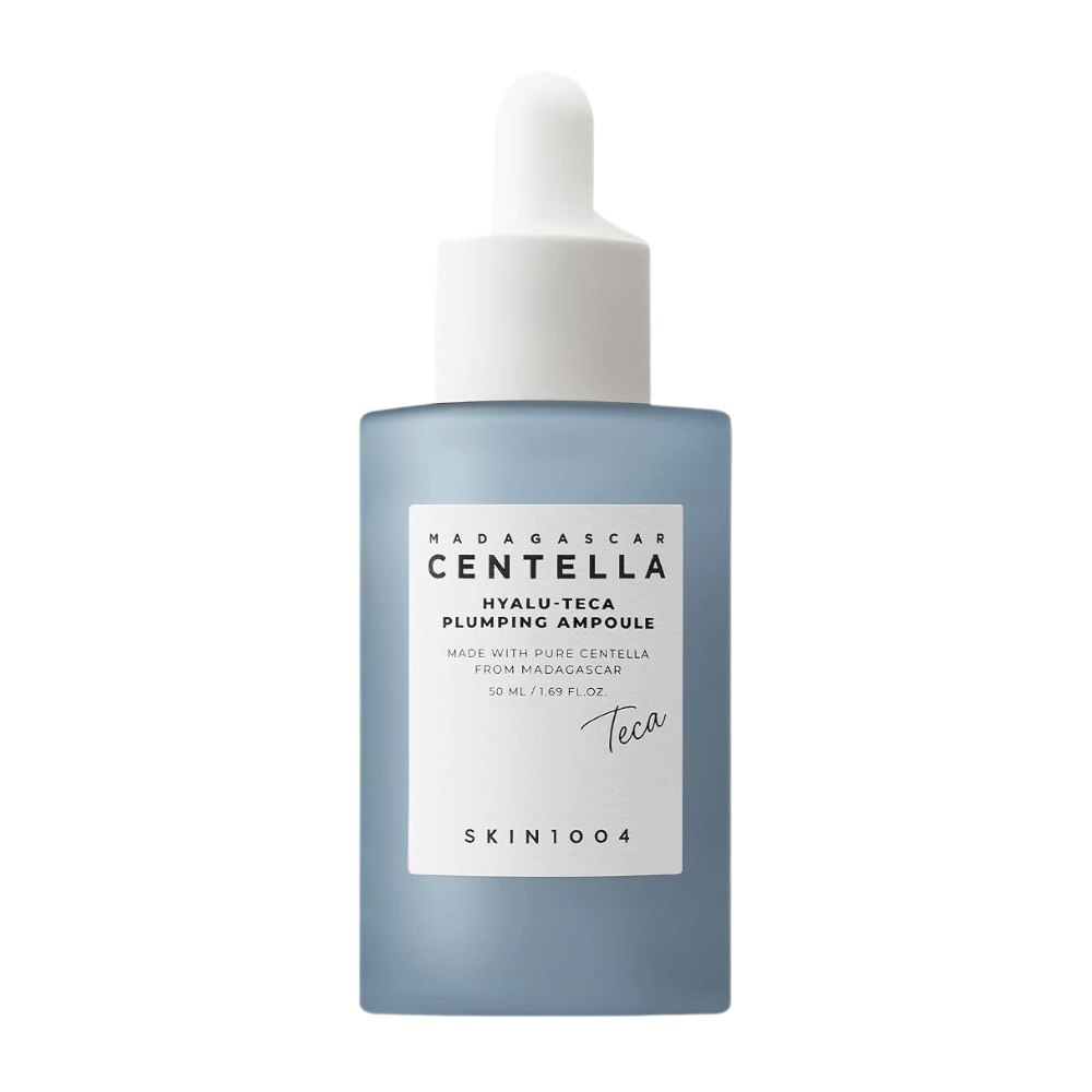6. SKIN1004 Madagascar Centella Hyalu-Teca Plumping Ampoule 50 ml – ενυδατική αμπούλα προσώπου σε μπλε μπουκάλι με πιπέτα