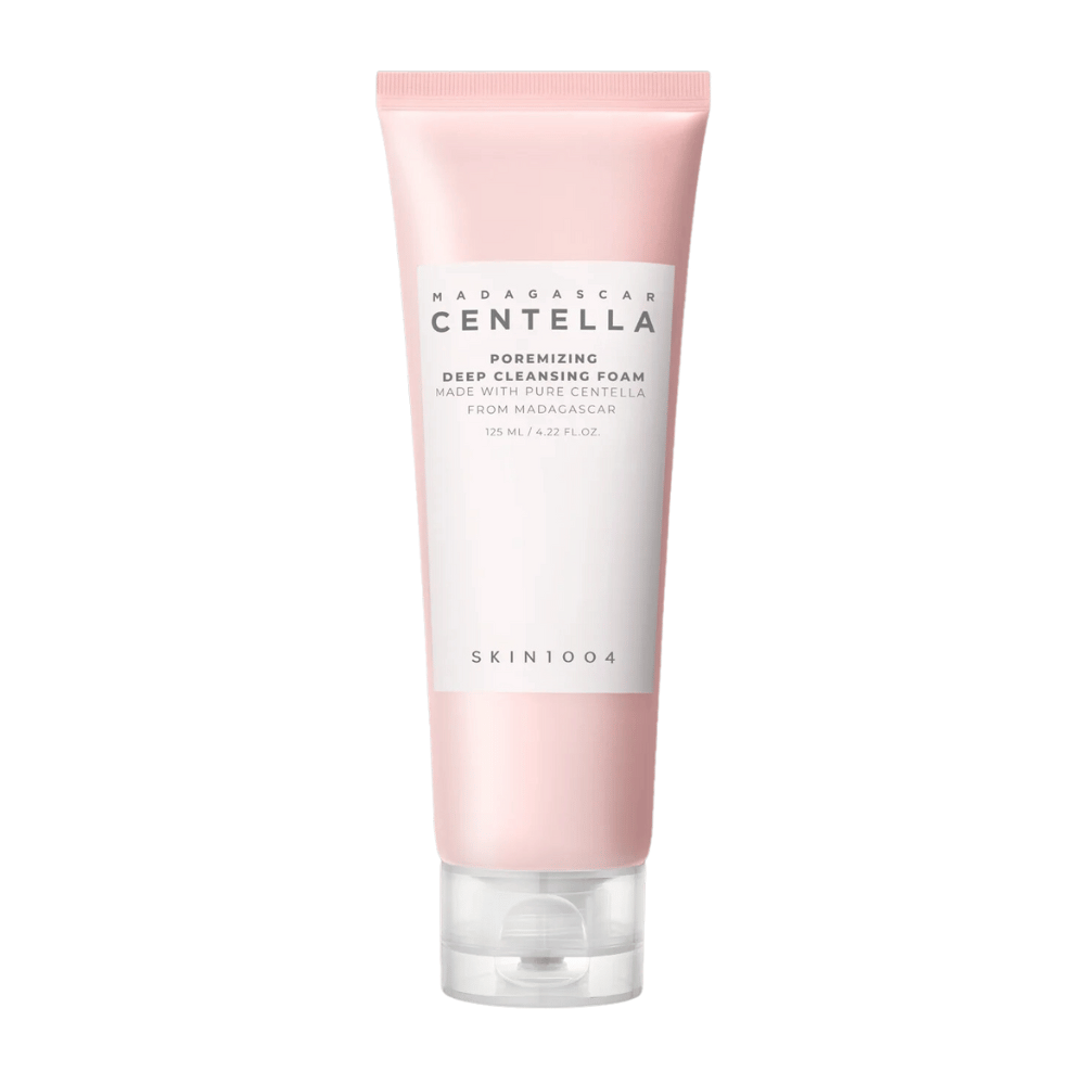 Madagascar Centella Poremizing Deep Cleansing Foam είναι ένα προϊόν καθαρισμού προσώπου, παρουσιάζεται σε ροζ σωληνάριο. Τα σωληνάρια περιέχουν 125 ml και είναι φτιαγμένα με καθαρή centella από τη Μαδαγασκάρη για να καθαρίζουν και να βελτιώνουν αποτελεσματικά τους πόρους του δέρματος.