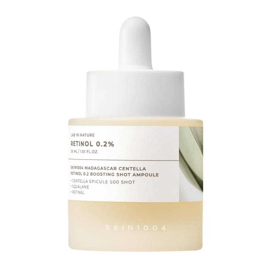 SKIN1004 Madagascar Centella Retinol 0.2 Boosting Shot Ampoule σε λευκό φόντο – ήπιος αλλά αποτελεσματικός ορός ρετινόλης για λεπτές γραμμές, πιο ομοιόμορφο δέρμα και αυξημένη ελαστικότητα.