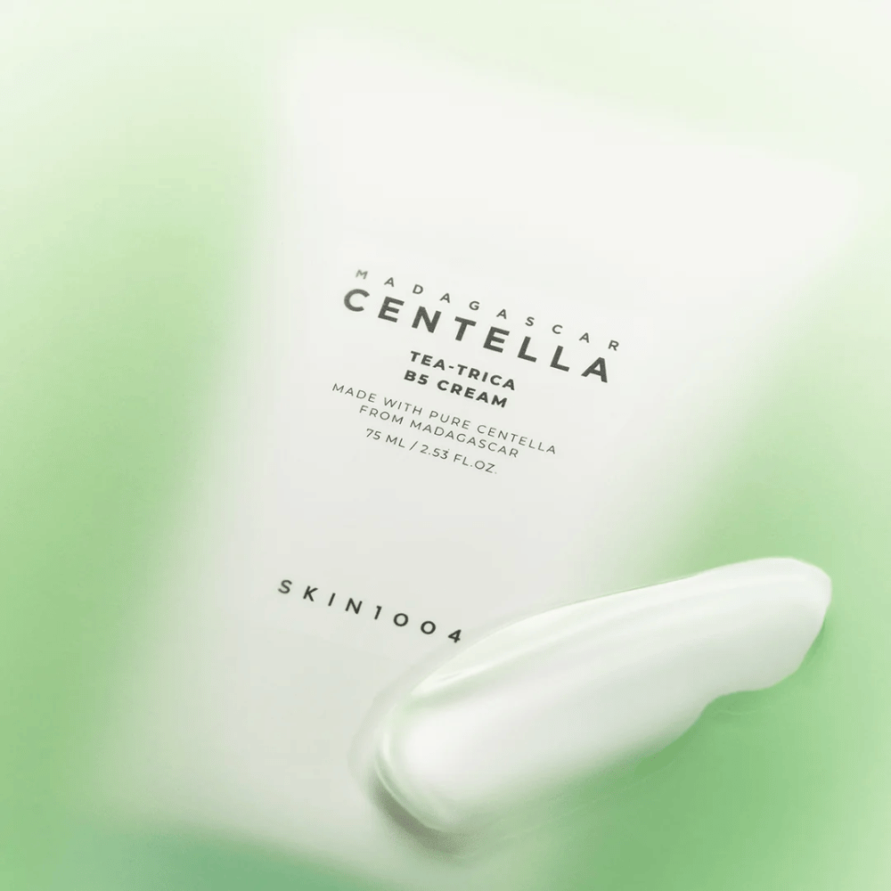 SKIN1004 Tea-Trica B5 Cream με ελαφριά σύνθεση που εξισορροπεί την παραγωγή σμήγματος και είναι κατάλληλη για λιπαρή και με τάση ακμής επιδερμίδα