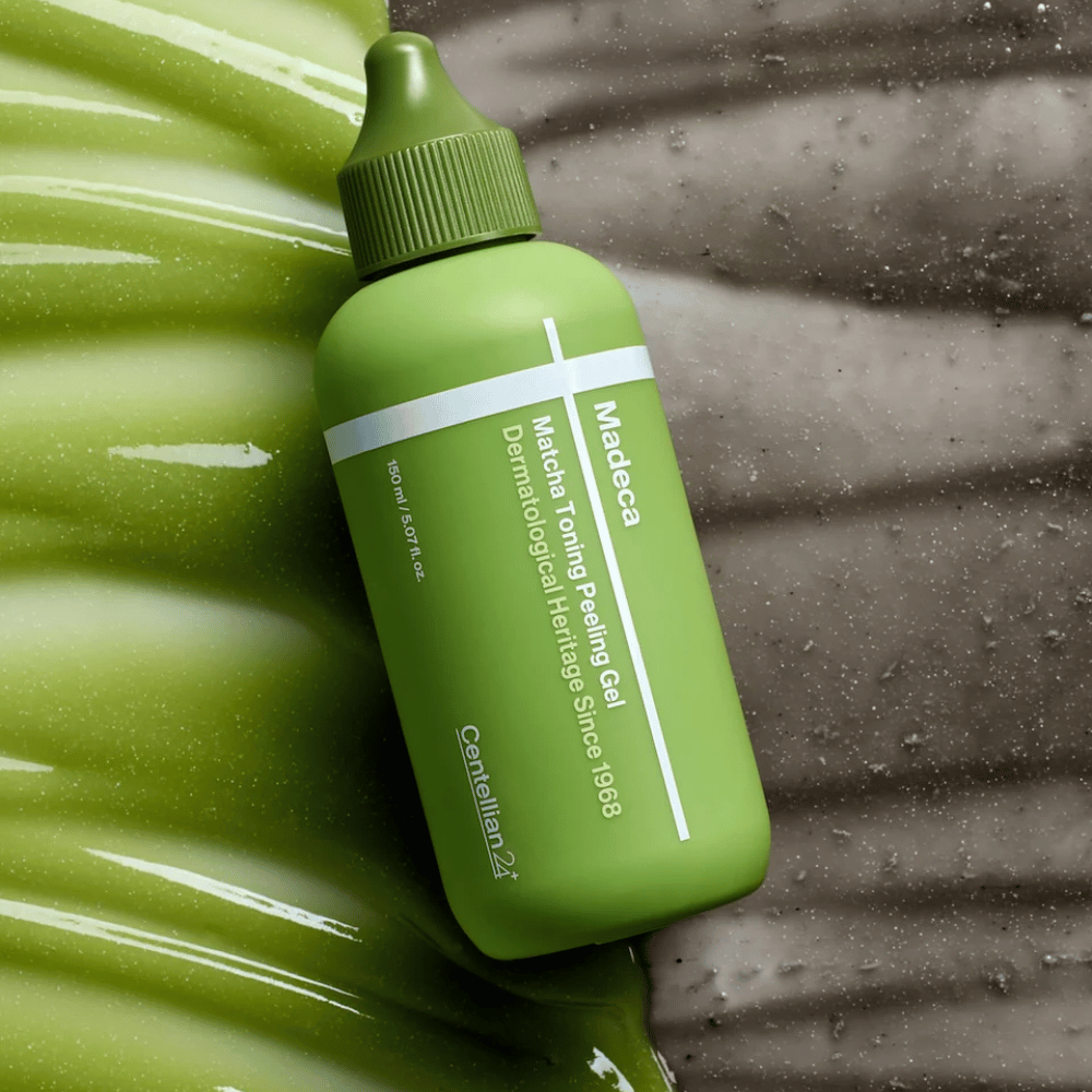 Centellian24 Madeca Matcha Toning Peeling Gel – κορεάτικη peeling gel με matcha που βοηθά στην απαλή απολέπιση του δέρματος, την απομάκρυνση των νεκρών κυττάρων του δέρματος και προσφέρει πιο καθαρό και ομοιόμορφο τόνο δέρματος.