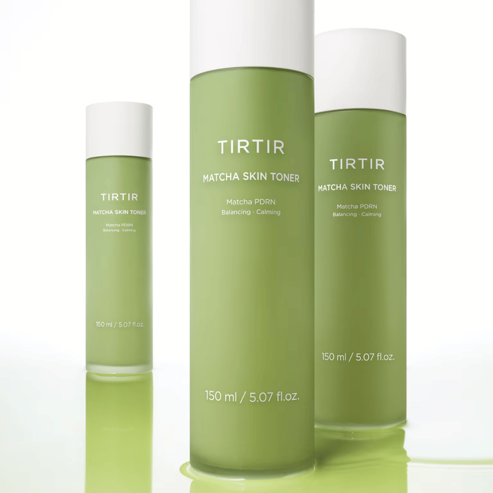 TIRTIR Matcha Skin Toner τόνερ προσώπου με matcha που ενυδατώνει σε βάθος, ενισχύει τον επιδερμικό φραγμό και προσφέρει ισορροπημένη λάμψη.