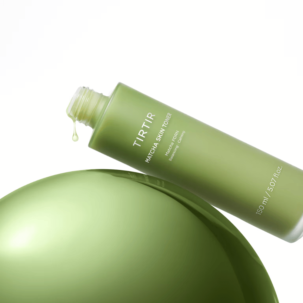 TIRTIR Matcha Skin Toner με matcha PDRN που εξισορροπεί την επιδερμίδα, καταπραΰνει τους ερεθισμούς και προσφέρει ενυδάτωση για υγιή και ομοιόμορφο τόνο δέρματος.