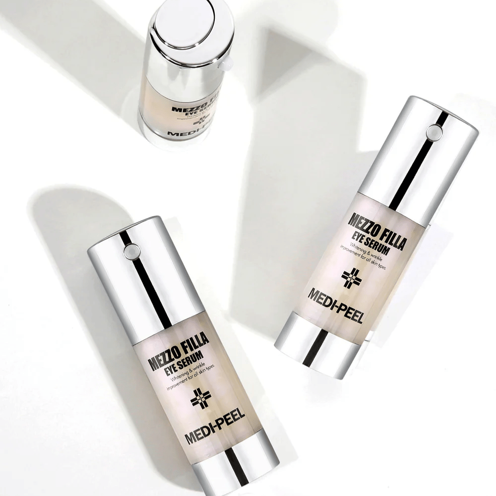 MEDI-PEEL Mezzo Filla Eye Serum από διάφορες γωνίες – κορεατικός ορός ματιών με πεπτίδια και υαλουρονικό οξύ για πιο σφιχτό δέρμα και μειωμένες ρυτίδες γύρω από τα μάτια.