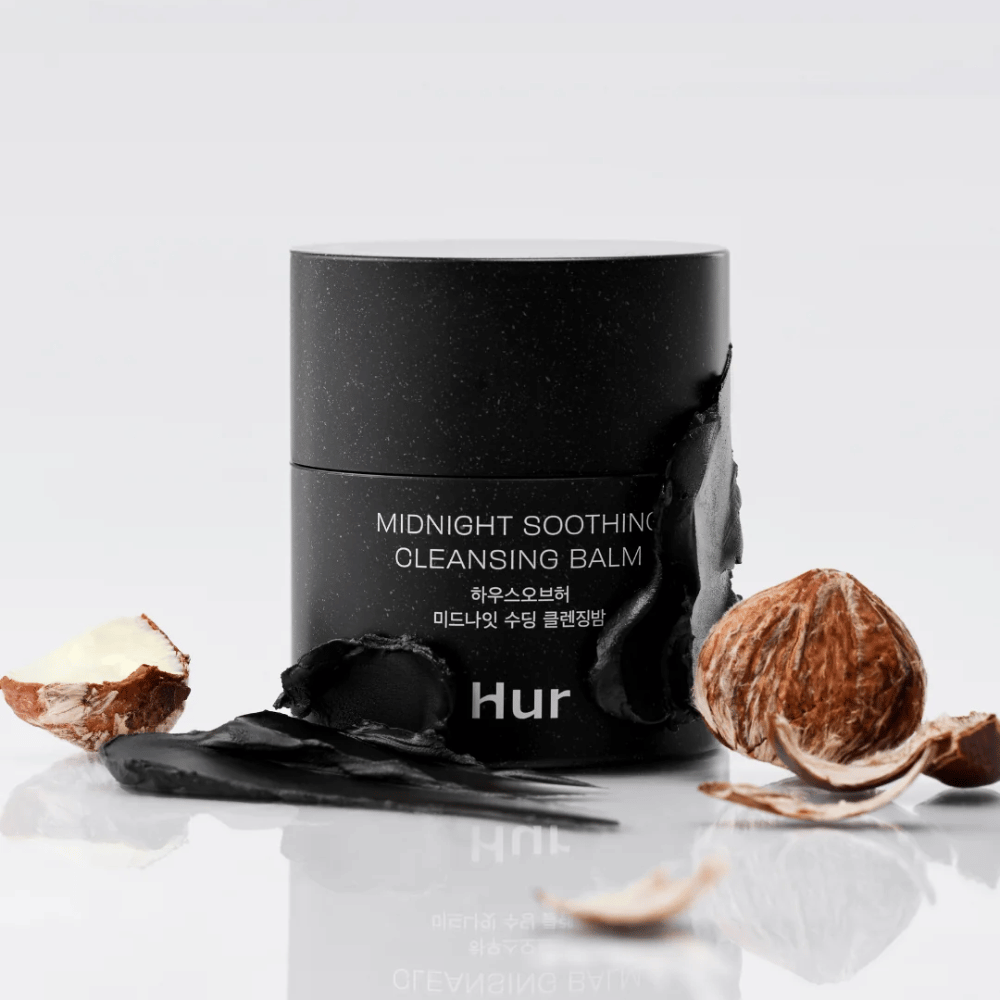 Πώς Midnight Soothing Cleansing Balm με υφή balm και φυσικά συστατικά. Ήπιος καθαρισμός προσώπου που ηρεμεί το δέρμα και αφαιρεί το μακιγιάζ.