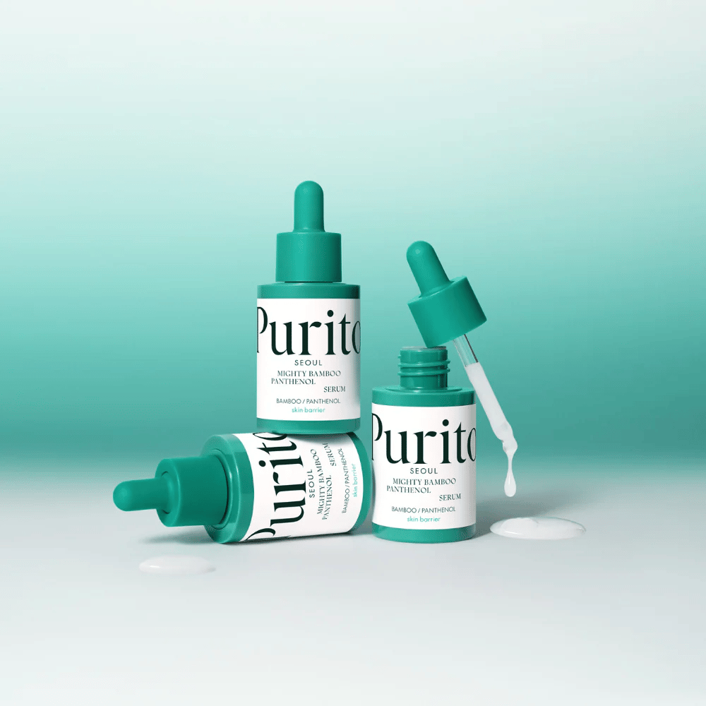 Τρία μπουκάλια Purito Mighty Bamboo Panthenol Serum – ενυδατικός ορός που ενισχύει το φράγμα του δέρματος και προσφέρει φρέσκια λάμψη.