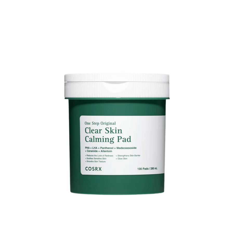 Απομονωμένη εικόνα προϊόντος του COSRX One Step Original Clear Skin Calming Pad σε πράσινη συσκευασία με ανοιχτόχρωμο φόντο.
