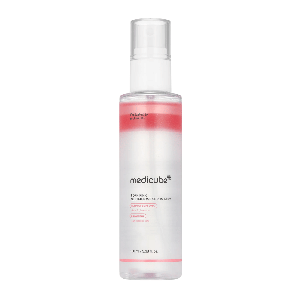 Medicube PDRN Pink Glutathione Serum Mist – σπρέι προσώπου σε διάφανο μπουκάλι με ροζ στρώση, σχεδιασμένο για λάμψη, ενυδάτωση και βελτιωμένη ελαστικότητα δέρματος.