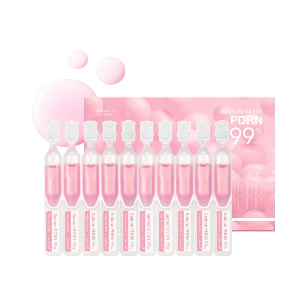 Medicube PDRN Pink One Day Serum Set με δέκα ατομικές αμπούλες και συσκευασία προϊόντος. Το σετ περιέχει ορό με 99% υψηλά εξευγενισμένο σολομού-PDRN για ενυδάτωση, λάμψη και καθημερινή φροντίδα της επιδερμίδας.