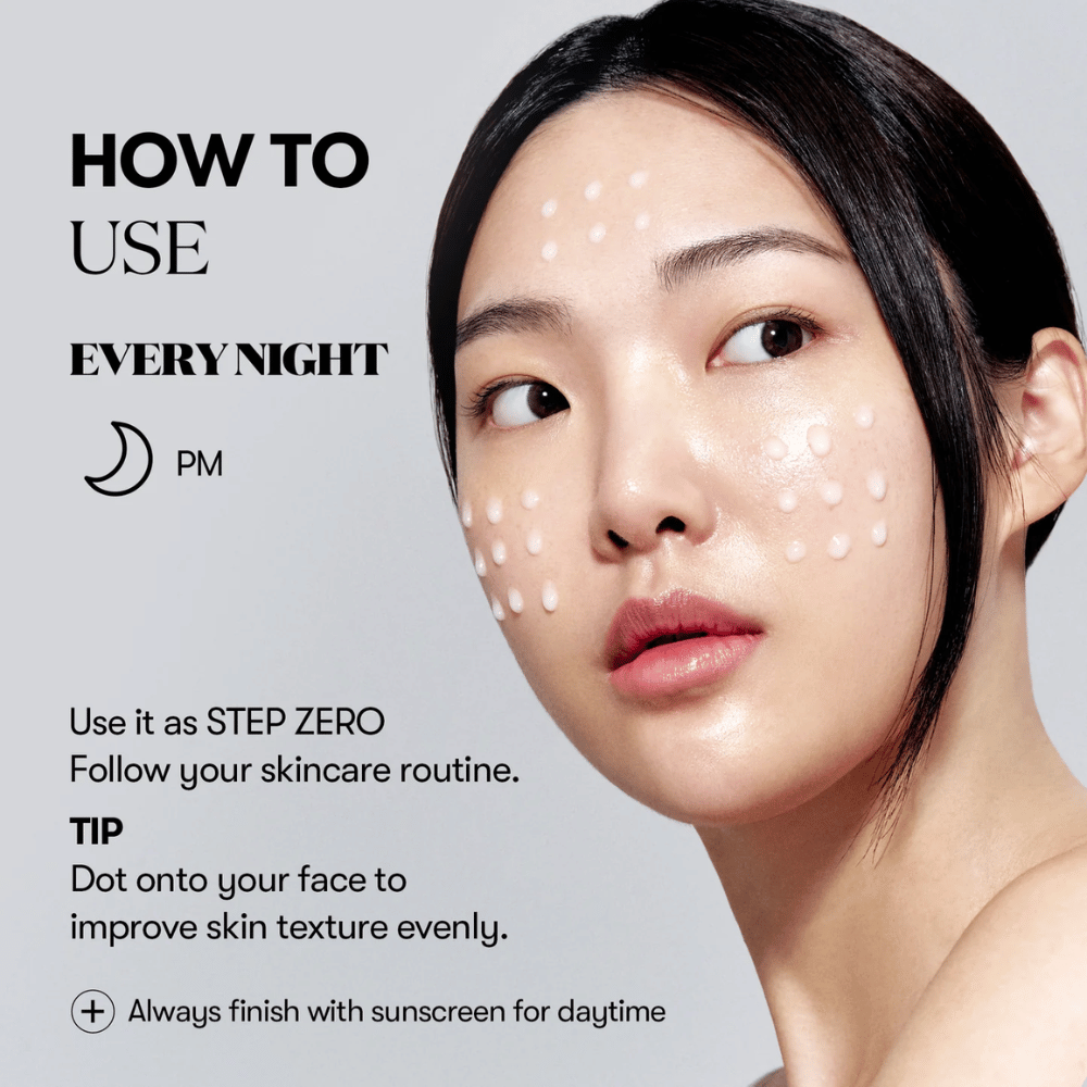 VT Cosmetics PDRN Reedle Shot 100 εφαρμόζεται σε μικρά σημεία στο πρόσωπο ως πρώτο βήμα στη ρουτίνα περιποίησης για βελτιωμένη υφή της επιδερμίδας και απορρόφηση