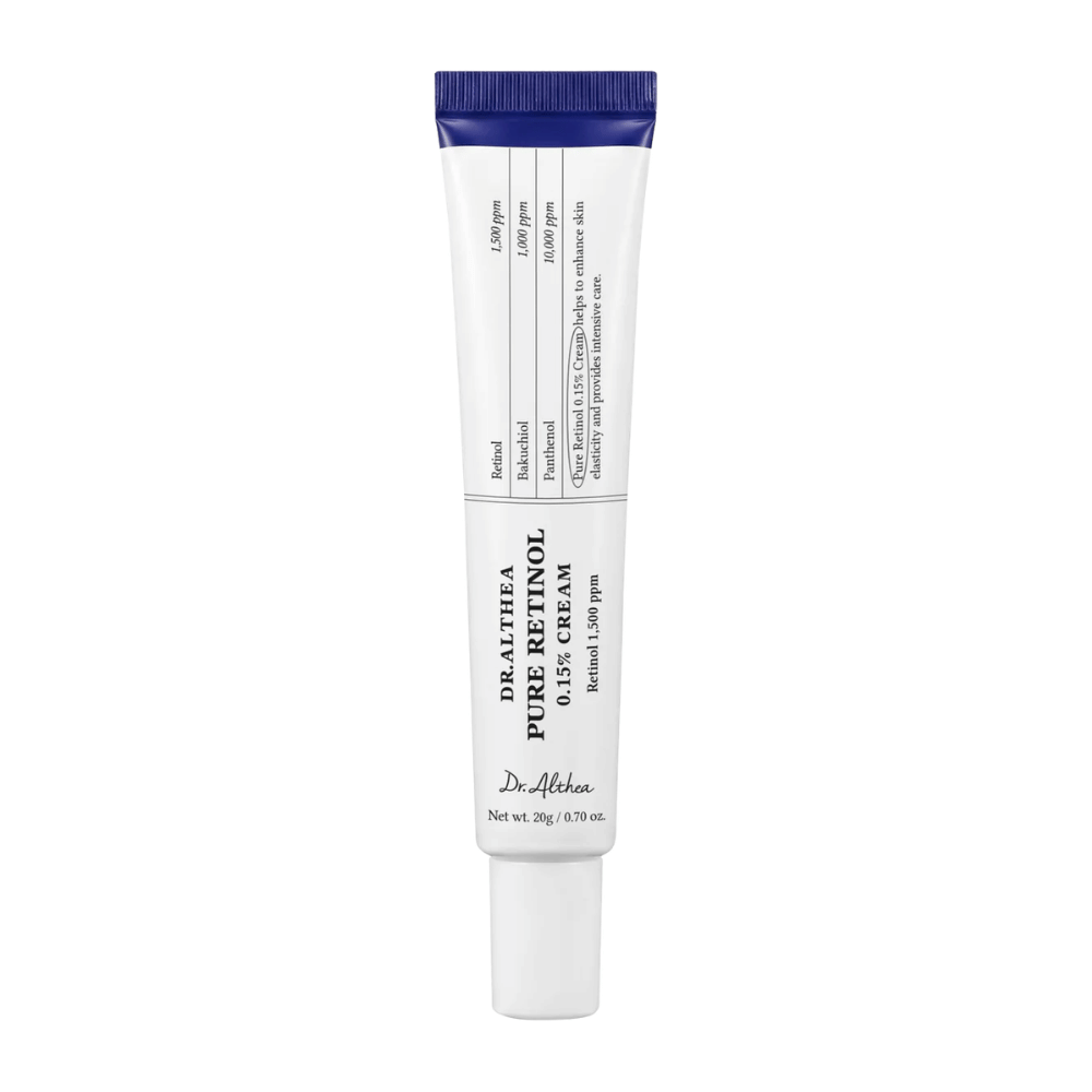 Απομονωμένη εικόνα προϊόντος του Dr. Althea Pure Retinol 0.15% Cream σε λευκό φόντο. Ο μινιμαλιστικός σχεδιασμός του σωληναρίου αναδεικνύει την καθαρή και κλινική αισθητική του προϊόντος, ενώ η συγκέντρωση ρετινόλης αναγράφεται καθαρά στη συσκευασία.