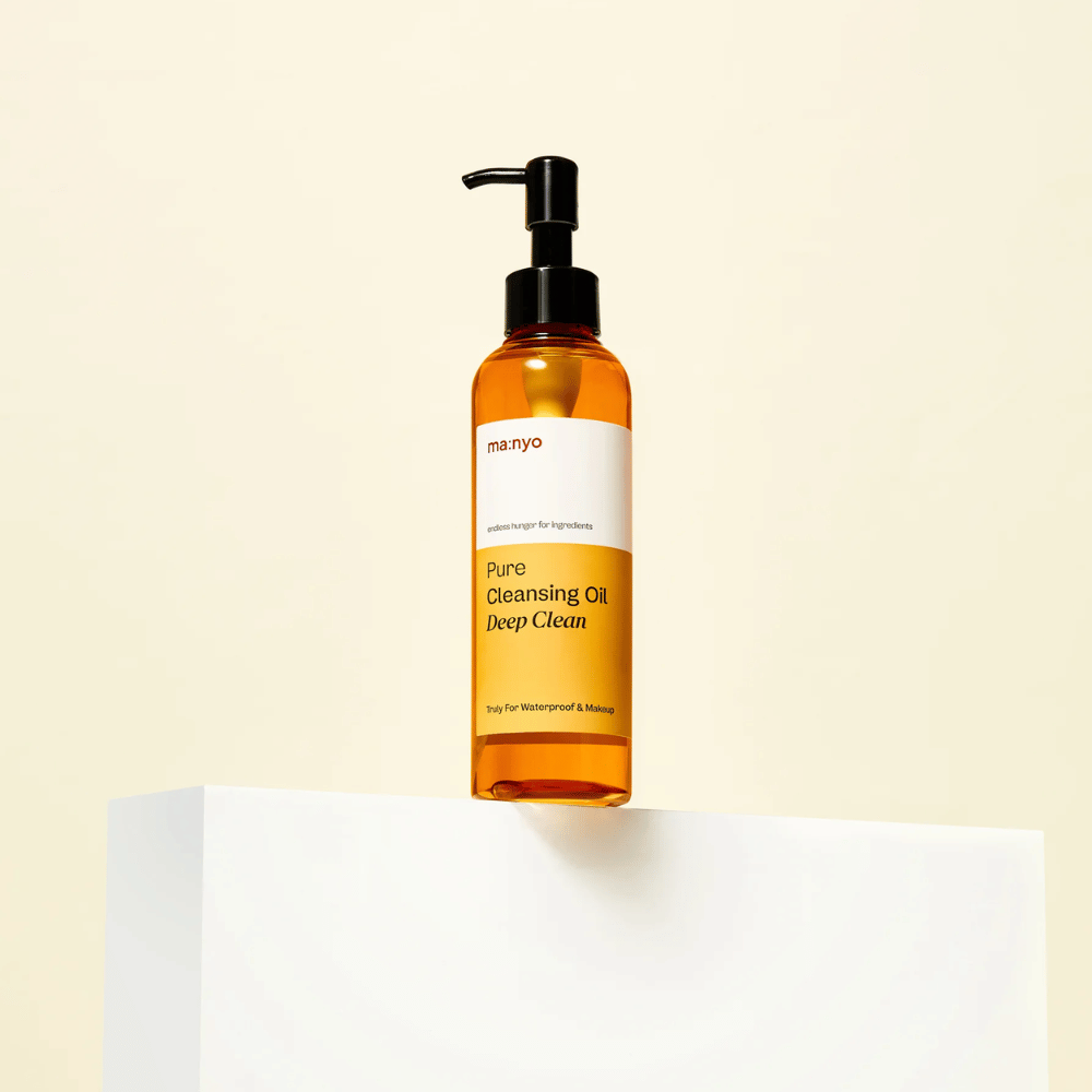 ma:nyo Pure Cleansing Oil Deep Clean σε αντλία – κορεάτικο καθαριστικό λάδι για βαθύ καθαρισμό των πόρων και αφαίρεση βαρέως μακιγιάζ.