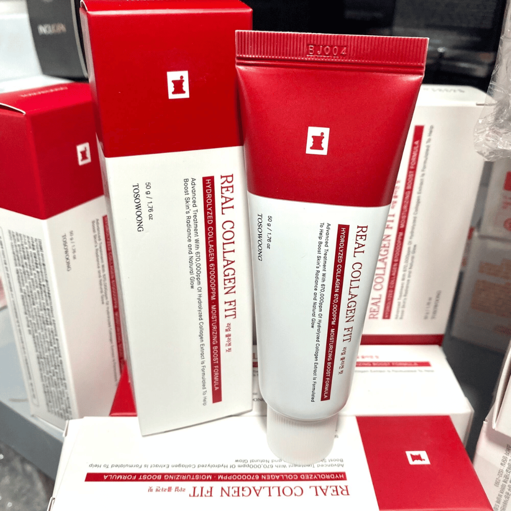 Tosowoong Real Collagen Fit περιέχει υδρολυμένο κολλαγόνο και ενυδατώνει το δέρμα σε βάθος ενώ ενισχύει την ελαστικότητα του δέρματος. Η φόρμουλα βελτιώνει τη λάμψη και το φυσικό φράγμα του δέρματος, προσδίδοντας μια υγιή και νεανική εμφάνιση. Ιδανική για καθημερινή χρήση.