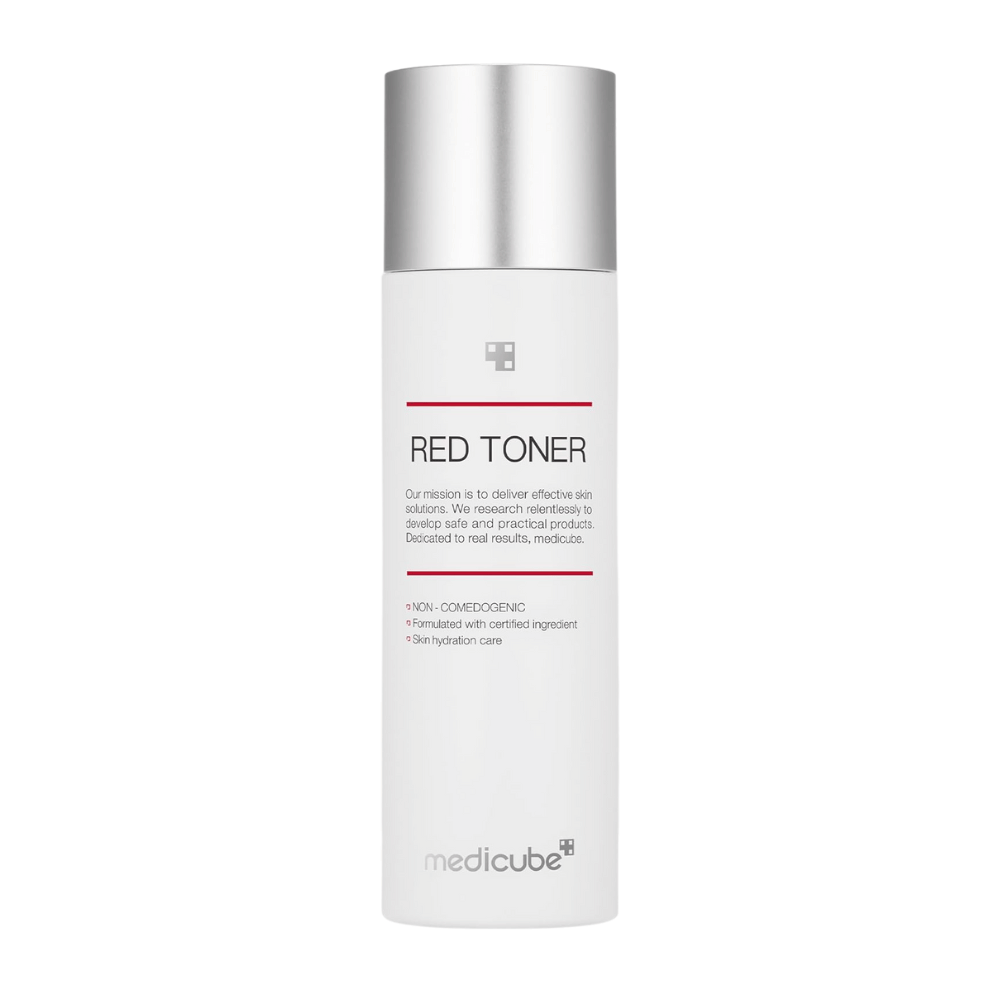 Produktbild av medicube Red Toner – en vit flaska med silverlock och minimalistisk design, framtagen för acnebenägen hud.