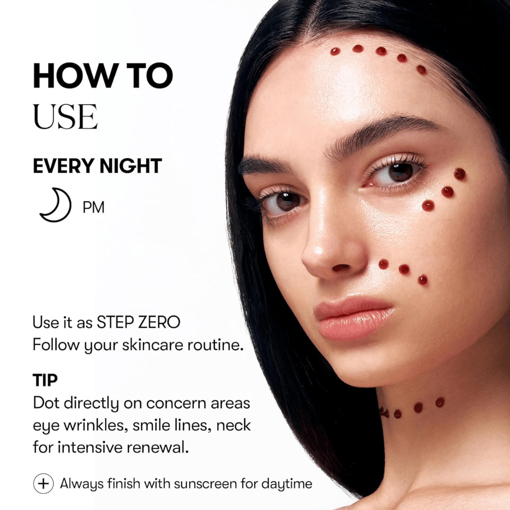 Μοντέλο δείχνει πώς εφαρμόζεται το VT Cosmetics Red Booster Reedle Shot 100 τοπικά στο πρόσωπο το βράδυ, ως πρώτο βήμα στη ρουτίνα περιποίησης δέρματος, για εντατική ανανέωση ρυτίδων, γραμμών και δομής δέρματος.