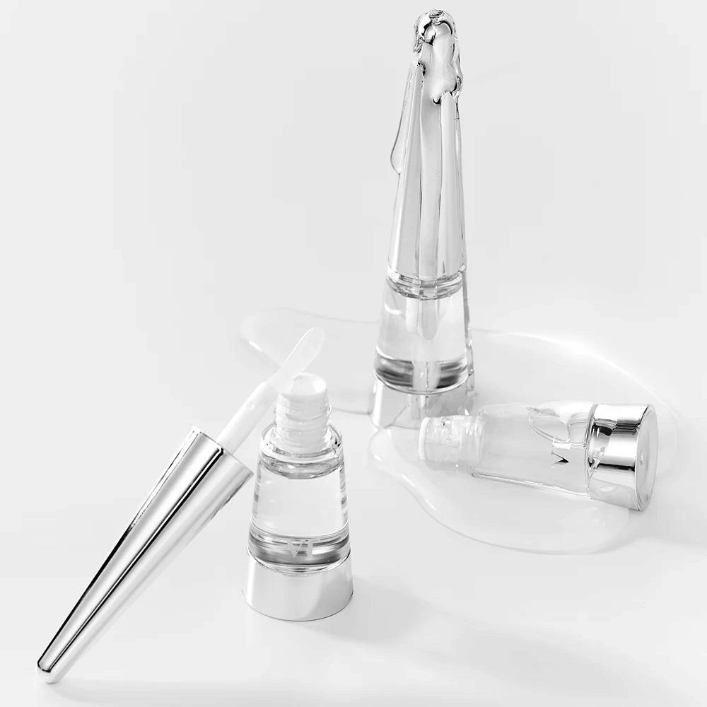 VT Cosmetics Reedle Shot Lip Plumper Beginner με ορατή υφή ορού που προσφέρει λάμψη, μαλακτική επίδραση και πιο γεμάτα χείλη.