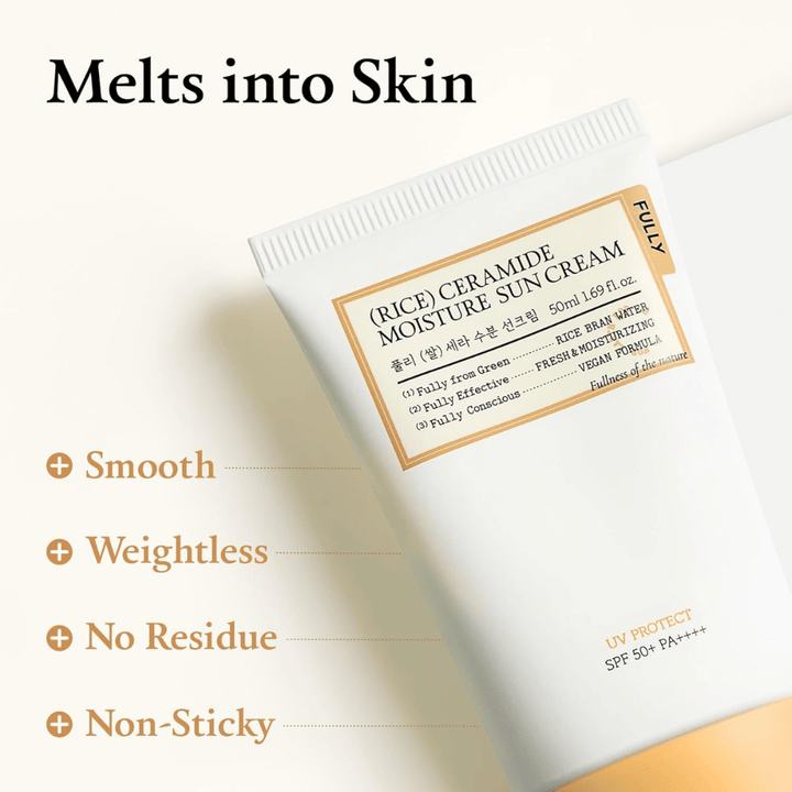 Εικόνα καμπάνιας για το FULLY Rice Ceramide Moisture Sun Cream που αναδεικνύει την ελαφριά και γρήγορα απορροφήσιμη φόρμουλα. Η έμφαση δίνεται στην αίσθηση πάνω στο δέρμα με μήνυμα ότι το προϊόν απορροφάται χωρίς κολλώδη υφή, λευκό ίχνος ή βαριά αίσθηση τελειώματος.