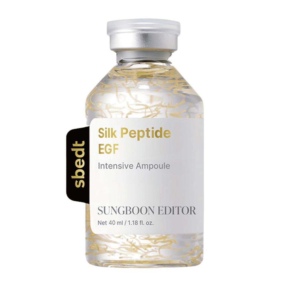 SUNGBOON EDITOR Silk Peptide EGF Intensive Ampoule είναι ένας συμπυκνωμένος ορός με εκχύλισμα μεταξιού, EGF, πεπτίδια και χρυσό 24Κ που ενυδατώνει την επιδερμίδα και συμβάλλει σε μια πιο σφριγηλή, ομοιόμορφη και λαμπερή όψη.