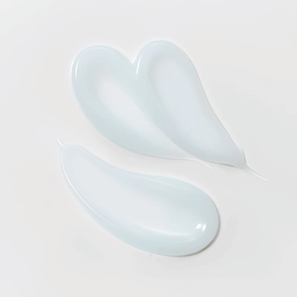 Υφή του Slow Pure Splash Hydration Gel Cream, ένα ελαφρώς μπλε τζελ που ενυδατώνει και καταπραΰνει το δέρμα.