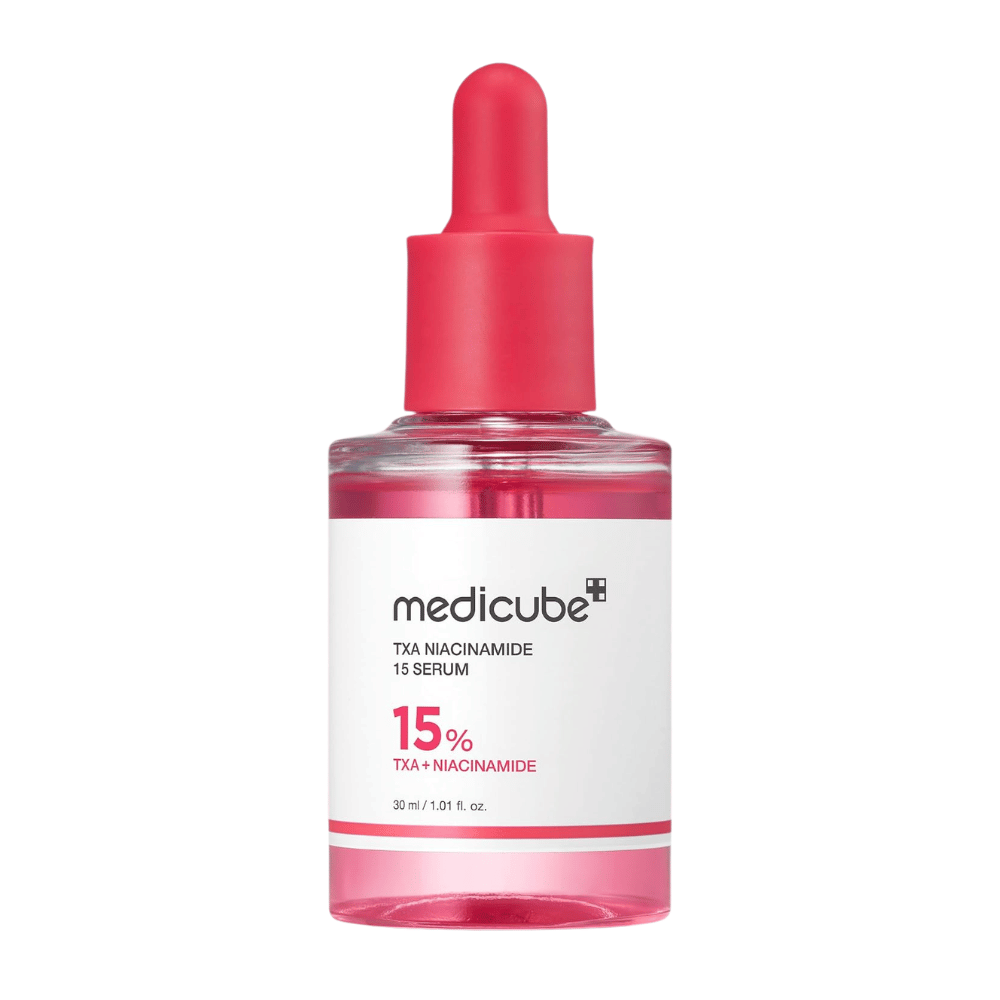 4. Medicube TXA Niacinamide 15 Serum 30 ml – ροζ φιαλίδιο ορού με πιπέτα σε λευκό φόντο