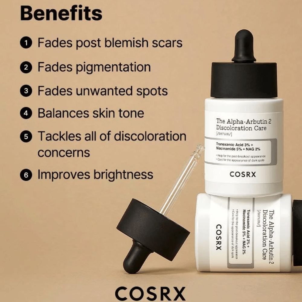 COSRX The Alpha-Arbutin 2 Discoloration Care Serum βοηθά στη μείωση των ουλών από ακμή, στη λεύκανση των κηλίδων μελάγχρωσης, στην εξομάλυνση του τόνου του δέρματος και στη βελτίωση της λάμψης του δέρματος. Περιέχει τρανεξαμικό οξύ, νιασιναμίδη και NAG για καθαρότερο δέρμα.
