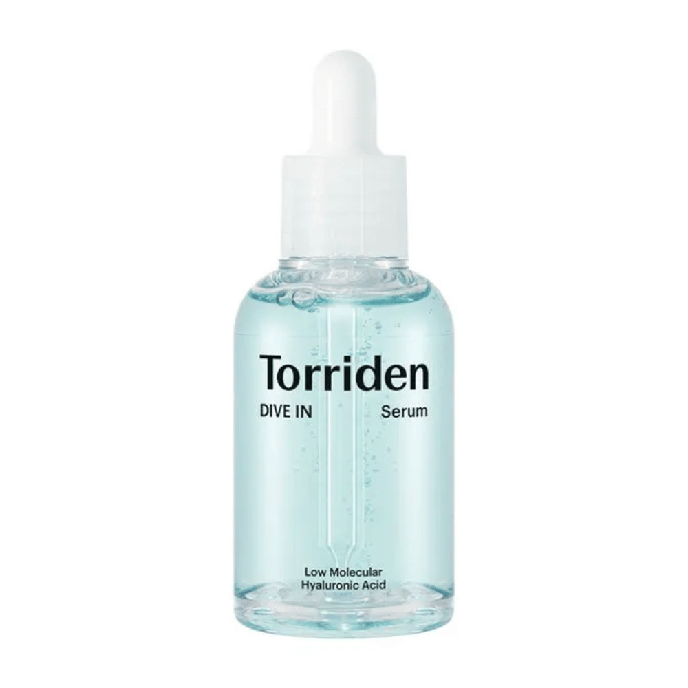 Ένα μπουκάλι Torriden DIVE-IN Low Molecule Hyaluronic Acid Serum 50ml για ενυδάτωση, σε λευκό φόντο.