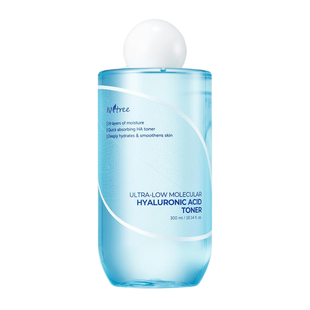 Εικόνα προϊόντος του Isntree Ultra-Low Molecular Hyaluronic Acid Toner, 300 ml. Το μπουκάλι είναι ανοιχτό μπλε με λευκό κείμενο και στρογγυλό λευκό καπάκι, σχεδιασμένο για να σηματοδοτεί ενυδατικές και καταπραϋντικές ιδιότητες.